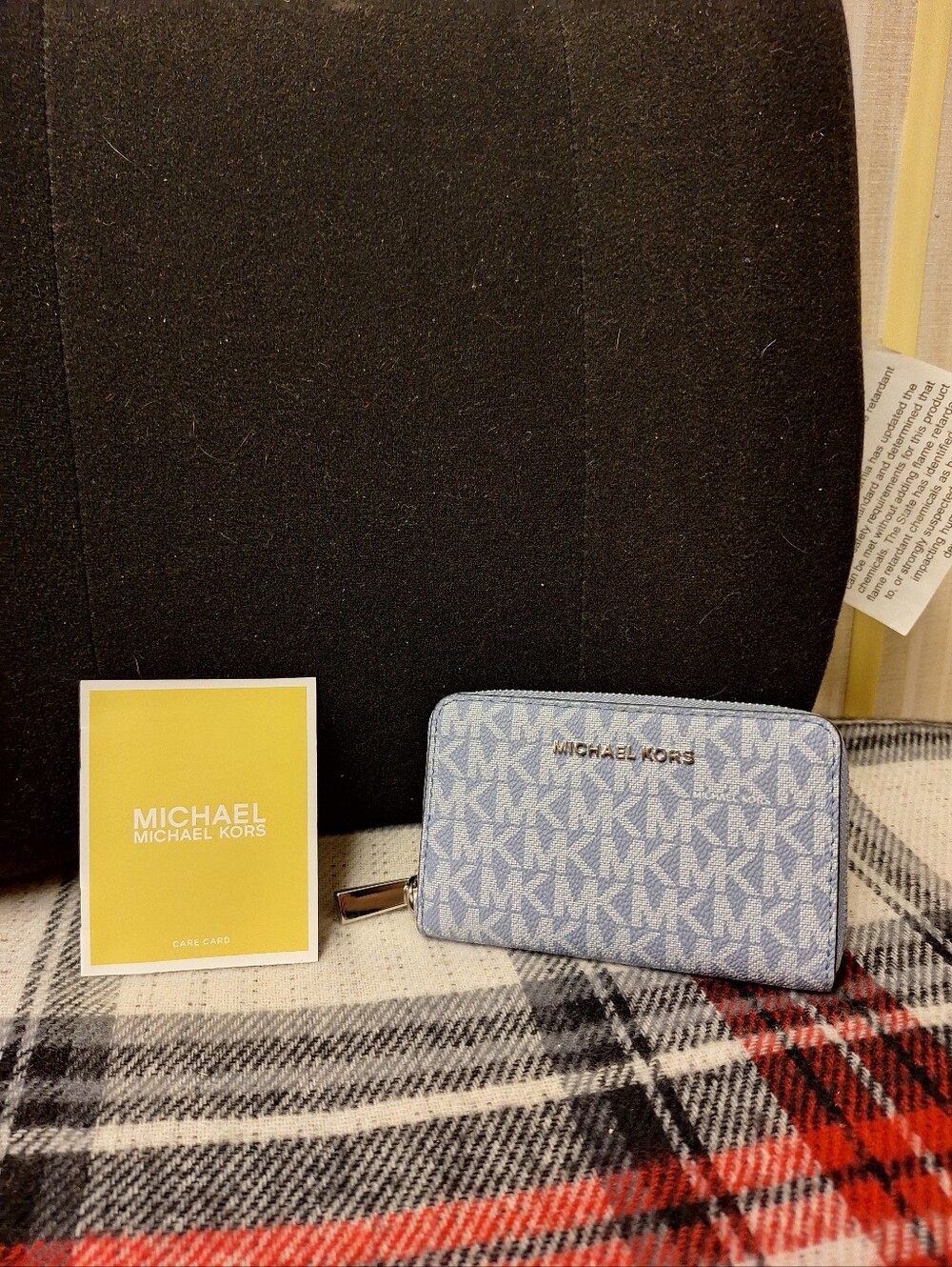 NWOT Michael Kors Jet Set Zip Around Card Case Wallet